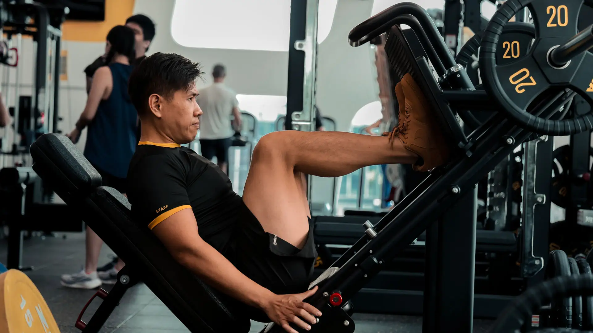 7 Types of Gym Equipment for Stronger Legs